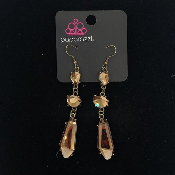 Paparazzi Fashion Jewelry Sophisticated Smolder Brass Tone Hook Earrings - Picture 1 of 3